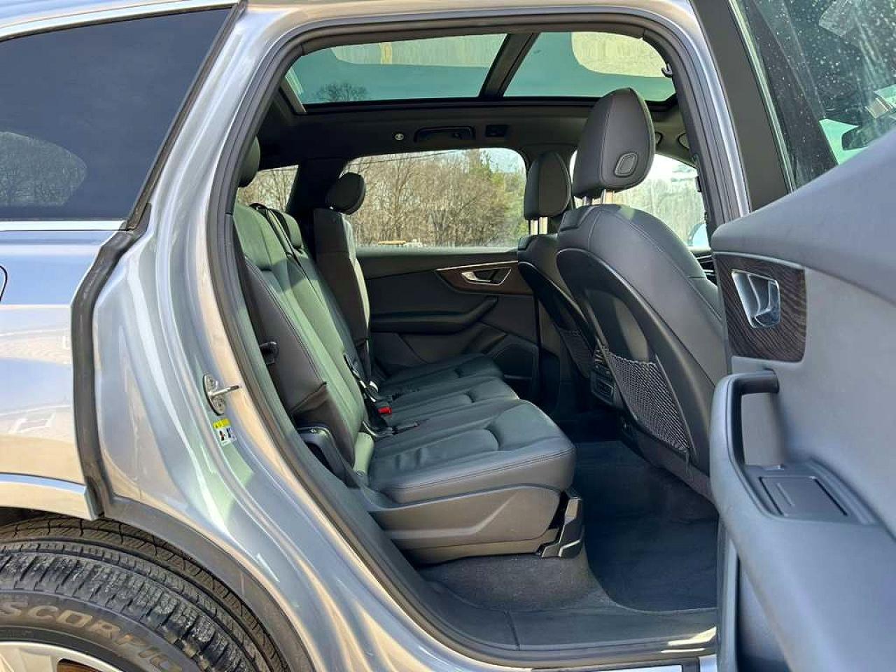 2021 AUDI Q7 quattro Premium Plus