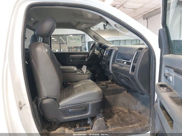 2017 RAM 3500 TRADESMAN  4X4 8' BOX — I5