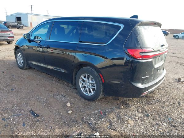 2025 CHRYSLER PACIFICA SELECT — I3