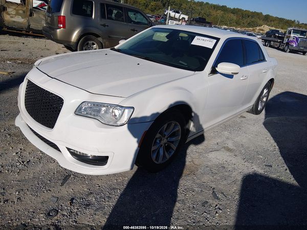 2015 CHRYSLER 300 — I2