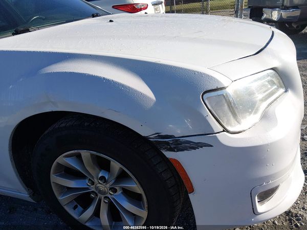 2015 CHRYSLER 300 LIMITED — I6