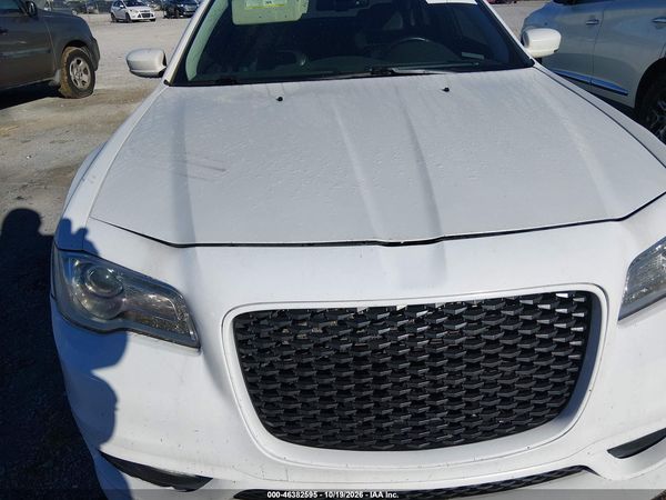 2015 CHRYSLER 300 LIMITED — I13
