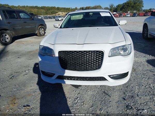 2015 CHRYSLER 300 LIMITED — I115