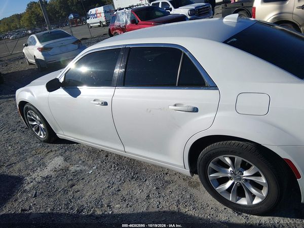 2015 CHRYSLER 300 LIMITED — I117
