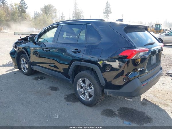 2025 TOYOTA RAV4 XLE — I3