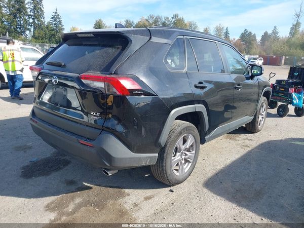 2025 TOYOTA RAV4 XLE — I4