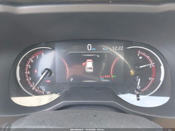 2025 TOYOTA RAV4 XLE — I7