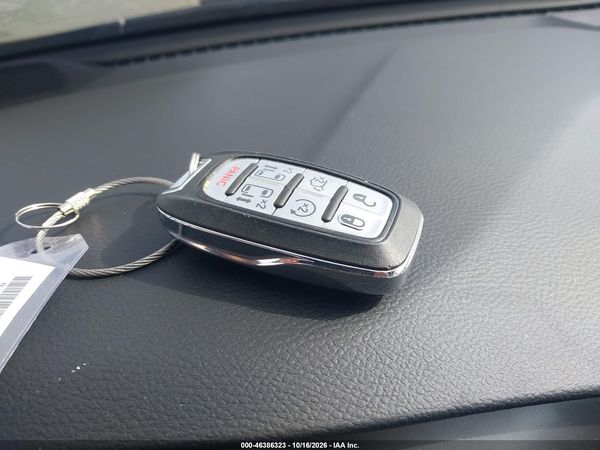 2025 CHRYSLER PACIFICA SELECT — I11