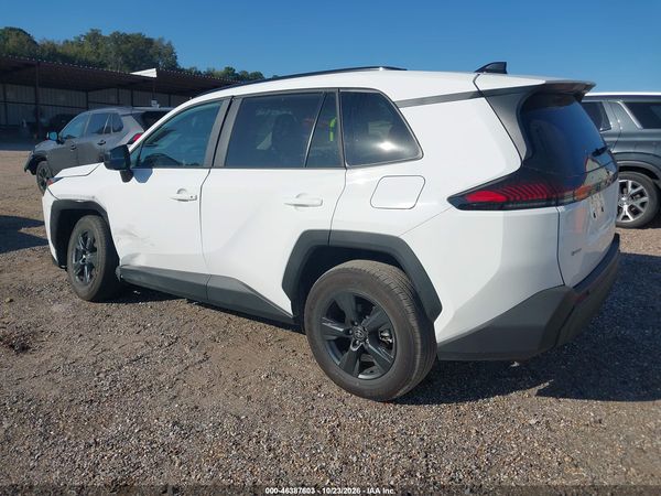 2026 TOYOTA RAV4 LE — I3