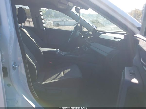 2026 TOYOTA RAV4 LE — I5