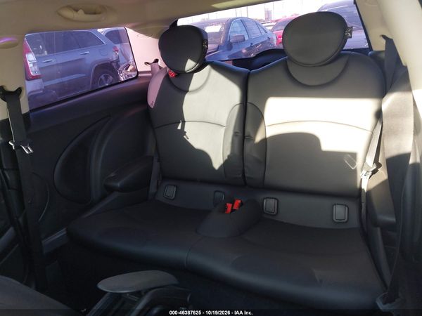 2013 MINI HARDTOP COOPER — I8