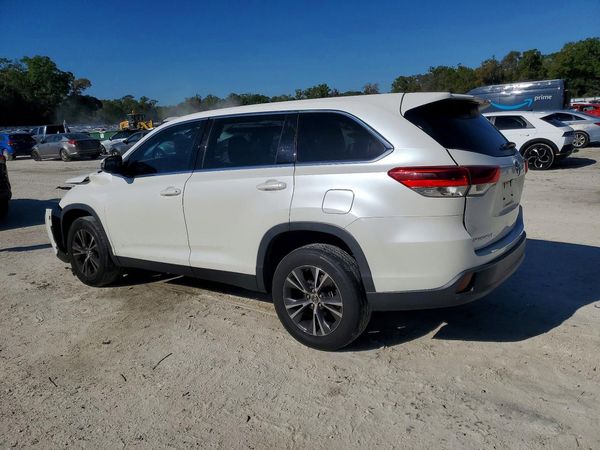 2019 TOYOTA HIGHLANDER LE