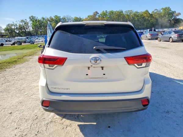 2019 TOYOTA HIGHLANDER LE