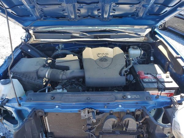 2017 TOYOTA TACOMA