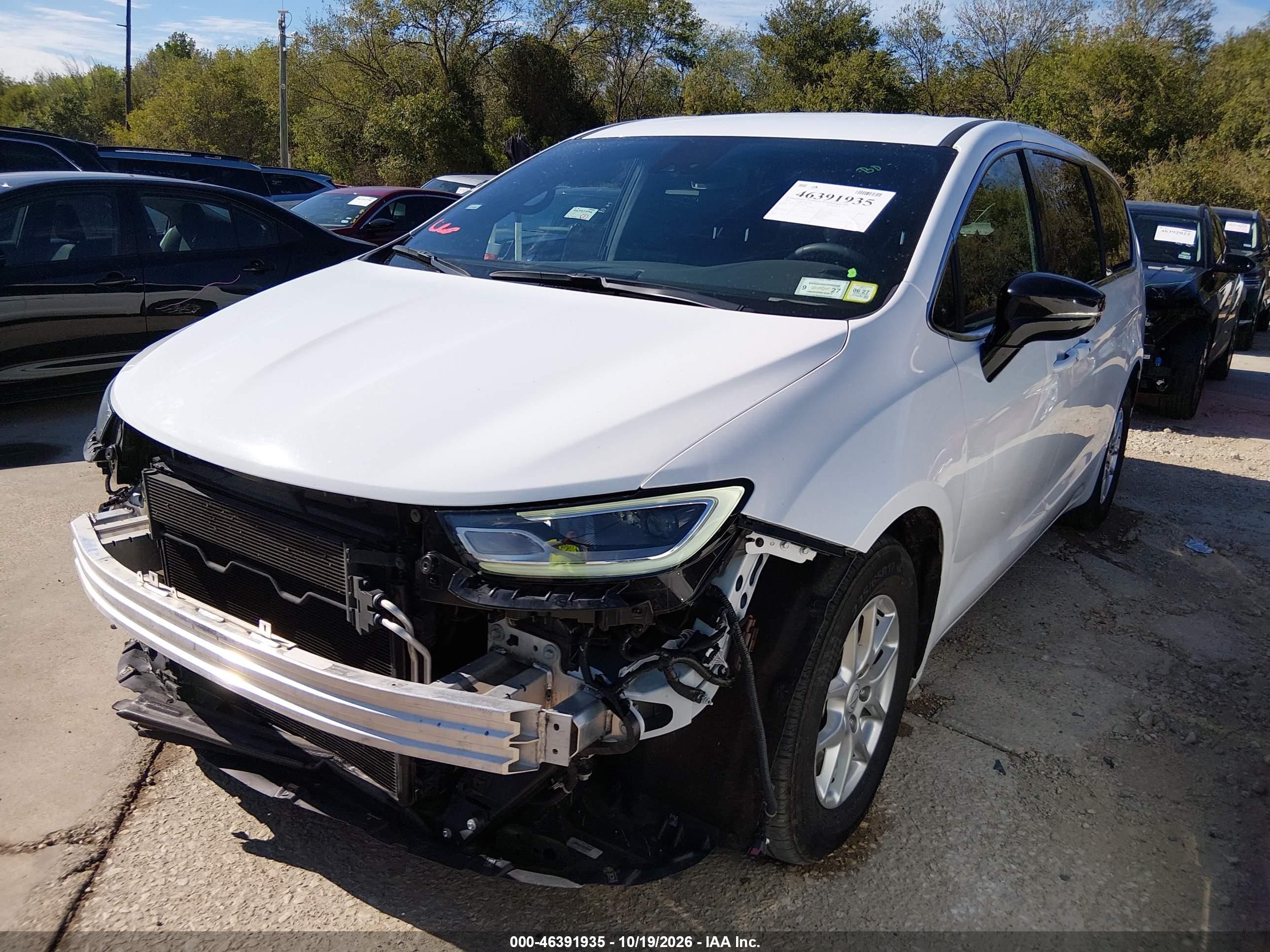 2025 CHRYSLER PACIFICA SELECT — I2