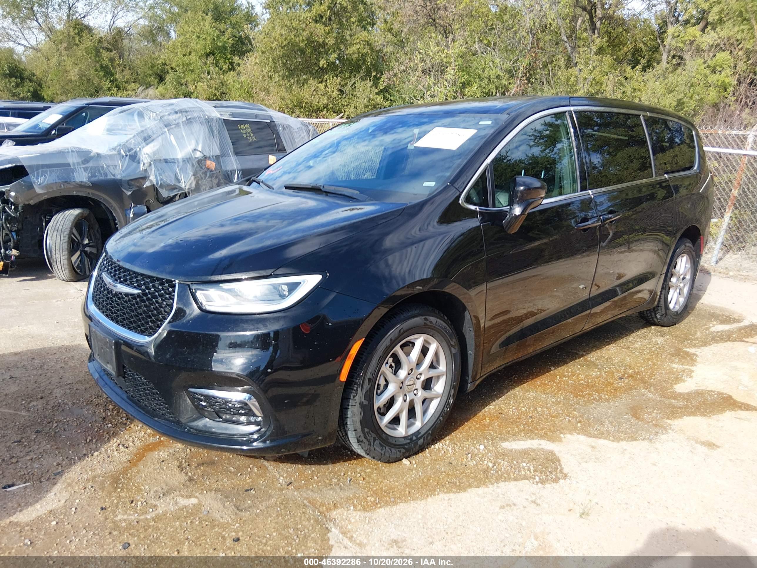 2025 CHRYSLER PACIFICA SELECT — I2