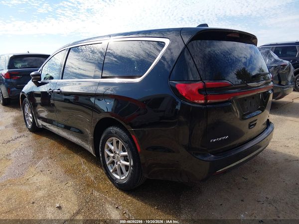 2025 CHRYSLER PACIFICA SELECT — I3
