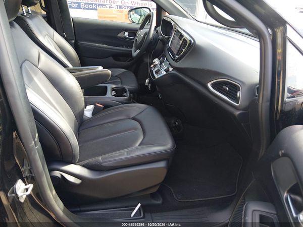 2025 CHRYSLER PACIFICA SELECT — I5