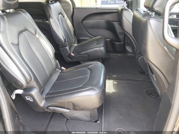 2025 CHRYSLER PACIFICA SELECT — I8