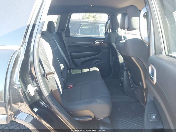 2017 JEEP GRAND CHEROKEE LAREDO 4X2 — I8