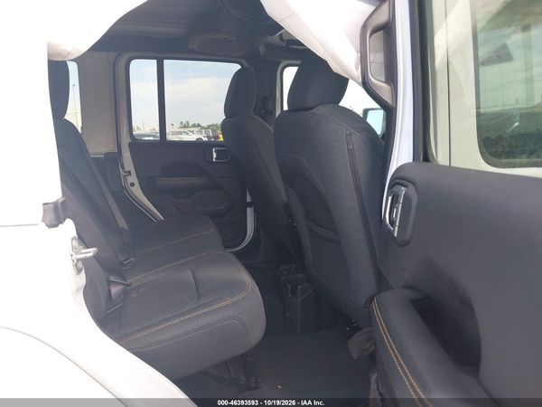 2025 JEEP WRANGLER 4-DOOR SAHARA 4X4 — I8