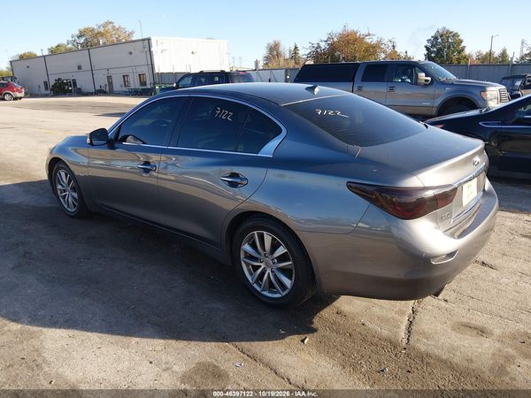 2016 INFINITI Q50 3.0T PREMIUM — I3