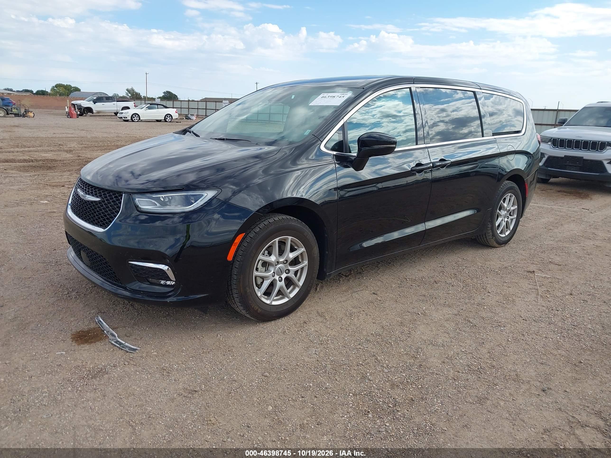 2025 CHRYSLER PACIFICA SELECT — I2