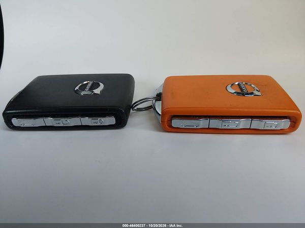 2023 VOLVO C40 RECHARGE PURE ELECTRIC TWIN ULTIMATE — I11