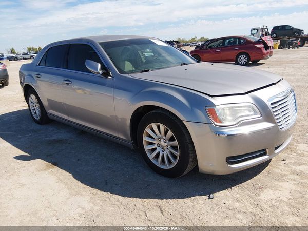 2014 CHRYSLER 300 — I1