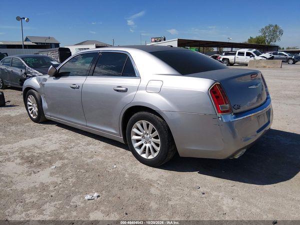 2014 CHRYSLER 300 — I3