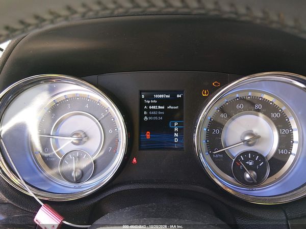 2014 CHRYSLER 300 — I7