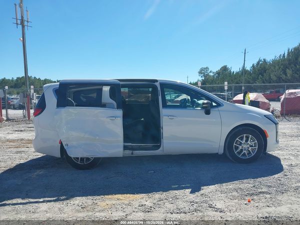 2027 CHRYSLER PACIFICA Select — I116