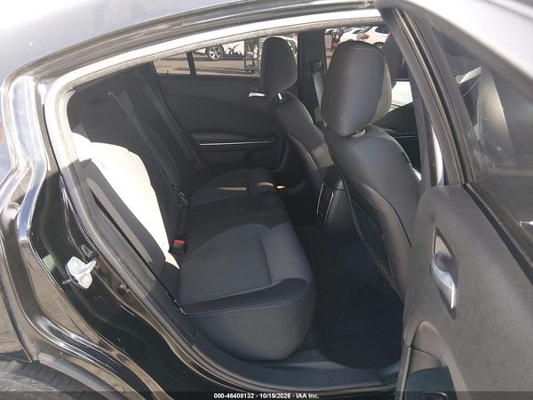 2015 DODGE CHARGER SE — I8