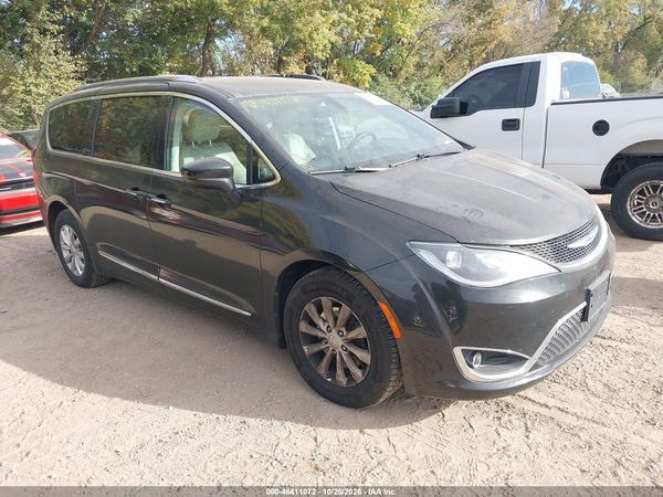 2018 CHRYSLER PACIFICA TOURING L — I1