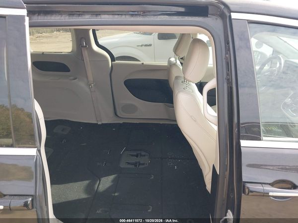 2018 CHRYSLER PACIFICA TOURING L — I8