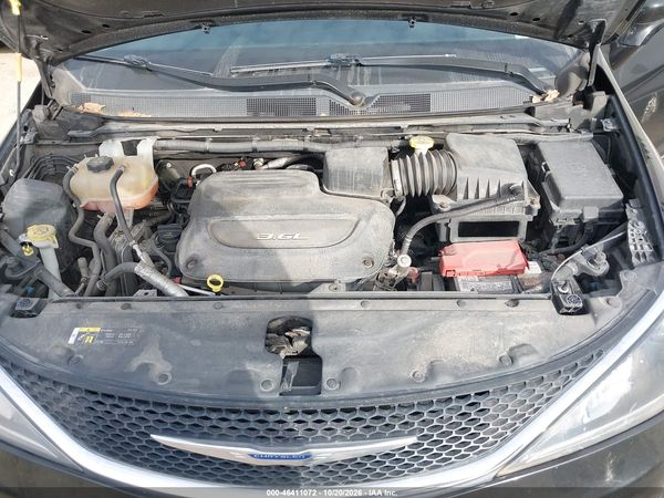 2018 CHRYSLER PACIFICA TOURING L — I10
