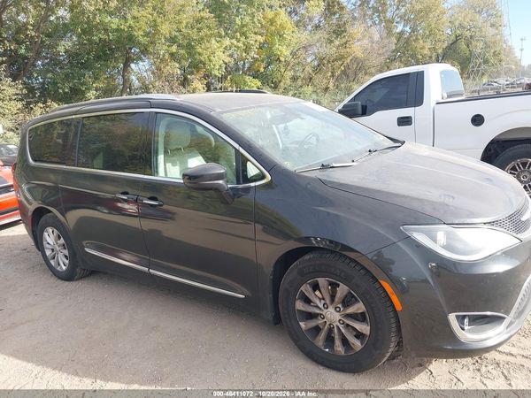2018 CHRYSLER PACIFICA TOURING L — I116