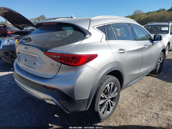 2017 INFINITI QX30 LUXURY — I4