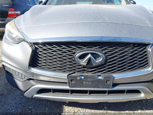 2017 INFINITI QX30 LUXURY — I153