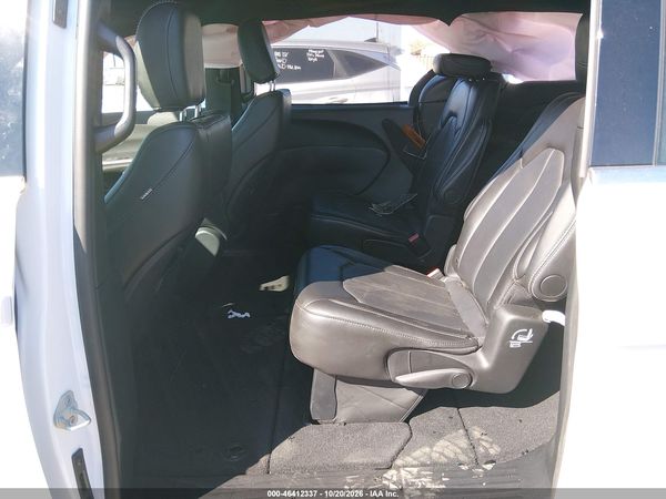 2026 CHRYSLER PACIFICA SELECT — I8