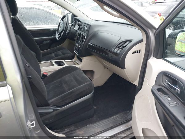 2016 DODGE GRAND CARAVAN SXT — I5