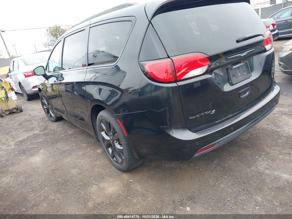 2018 CHRYSLER PACIFICA TOURING PLUS — I3