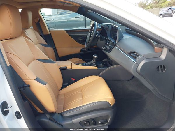 2024 LEXUS ES 300H LUXURY — I5