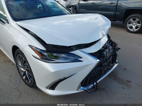 2024 LEXUS ES 300H LUXURY — I153