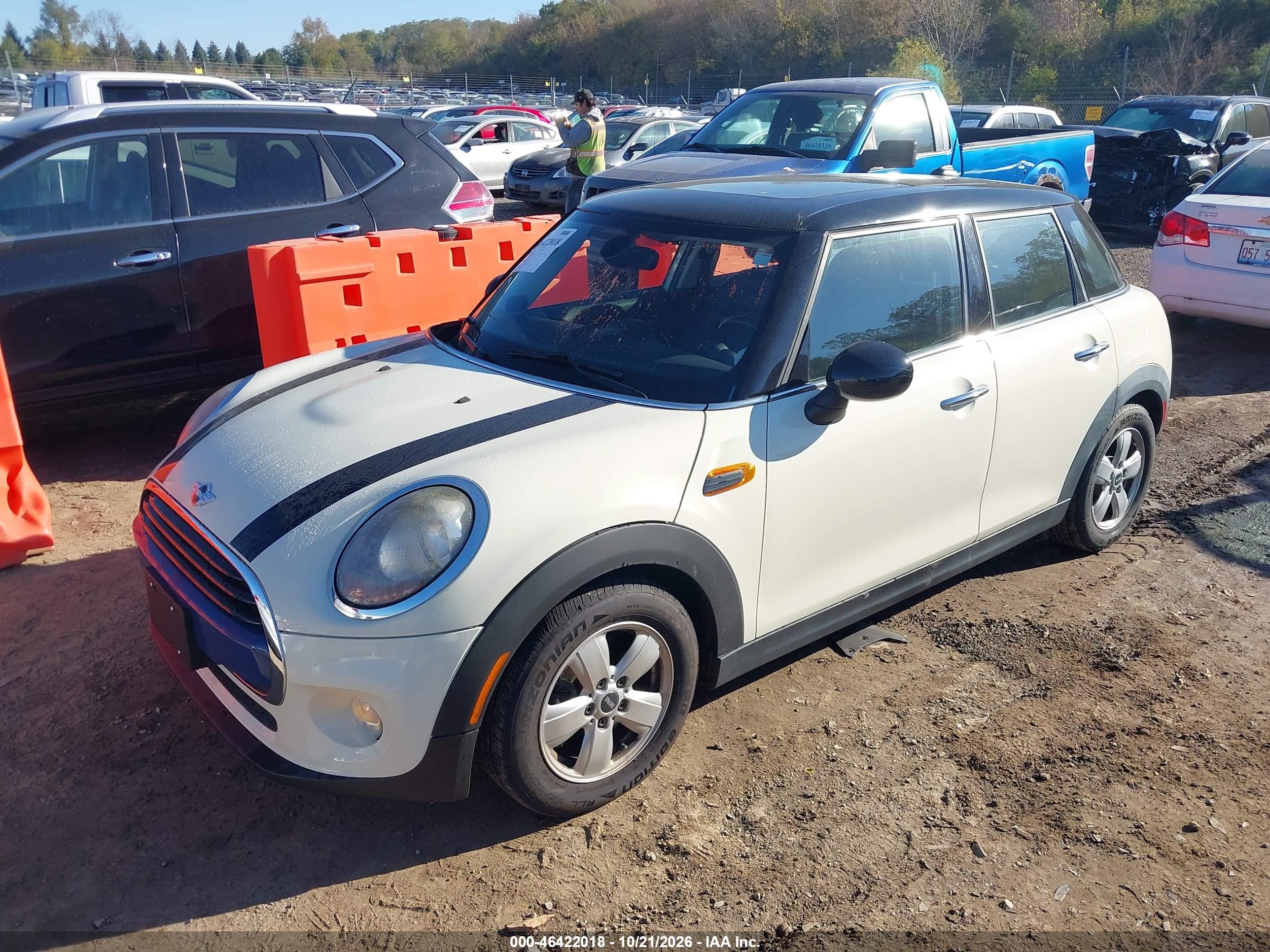 2016 MINI HARDTOP COOPER — I2