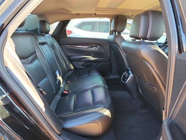 2013 CADILLAC XTS Luxury