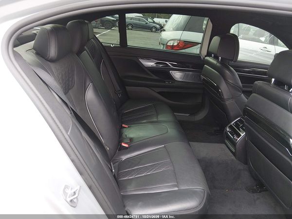 2016 BMW 750I — I8