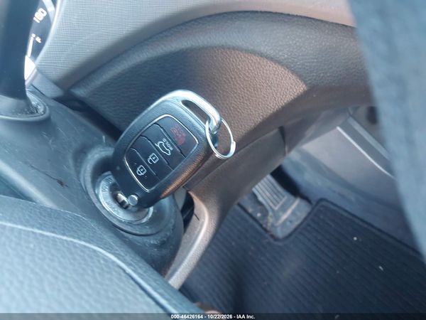2017 HYUNDAI SANTA FE SE — I11