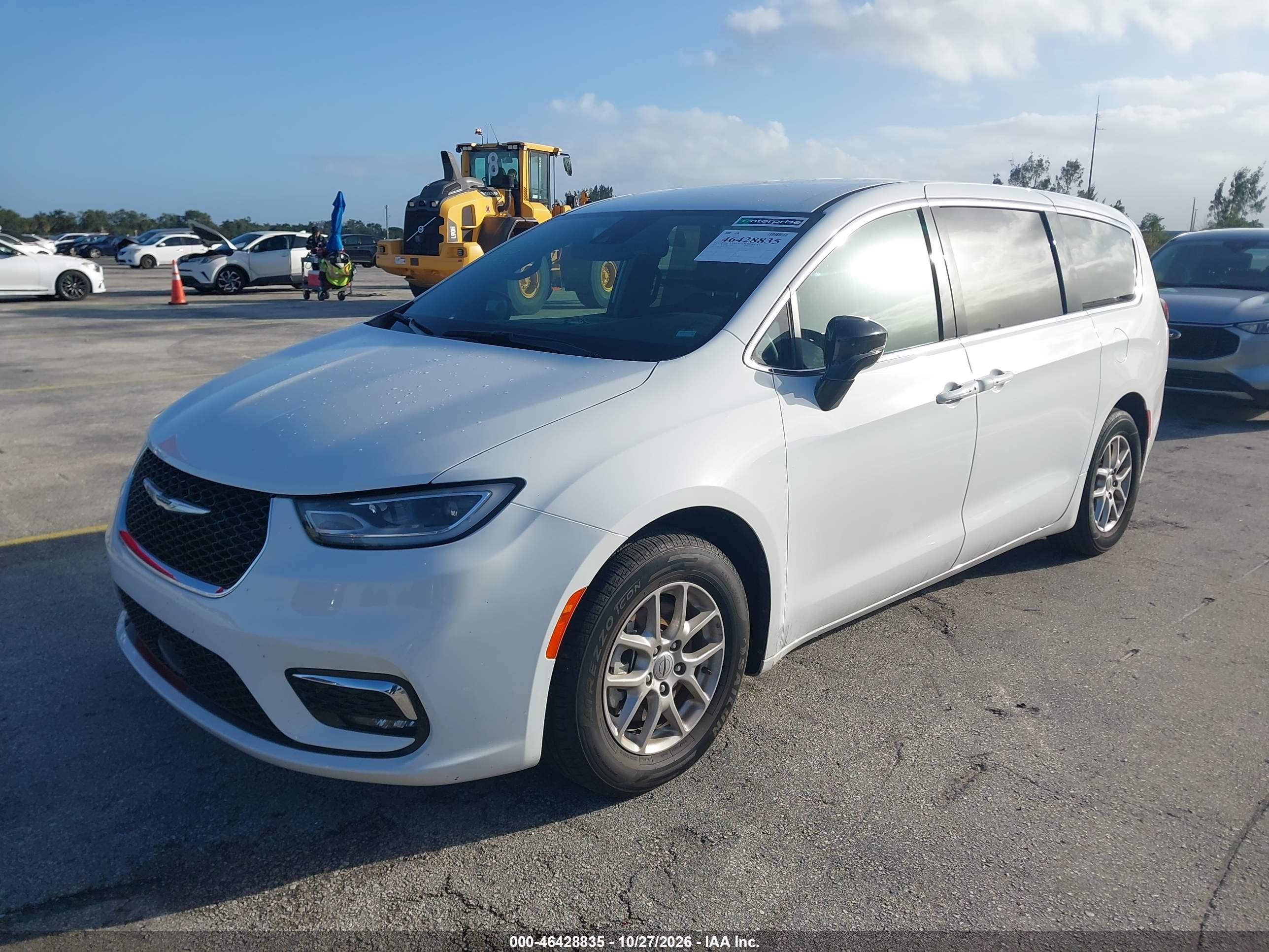 2025 CHRYSLER PACIFICA SELECT — I2