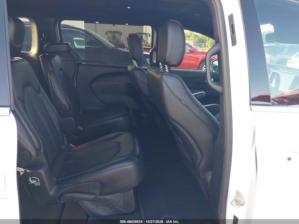 2025 CHRYSLER PACIFICA SELECT — I8
